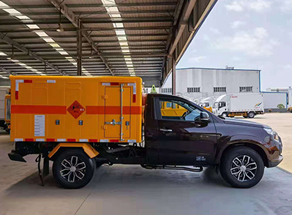 五原爆破器材运输车